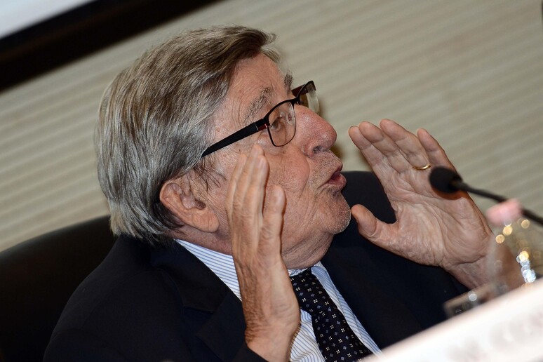 - RIPRODUZIONE RISERVATA
