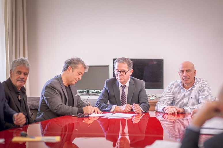 - RIPRODUZIONE RISERVATA