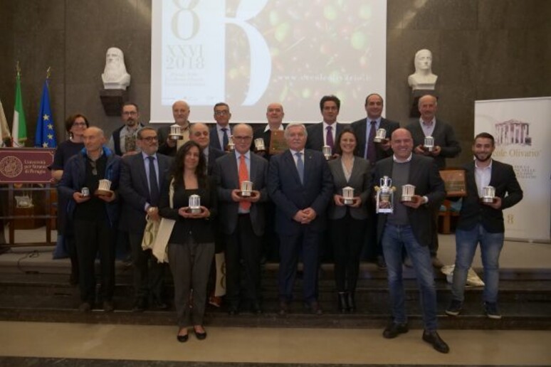 - RIPRODUZIONE RISERVATA