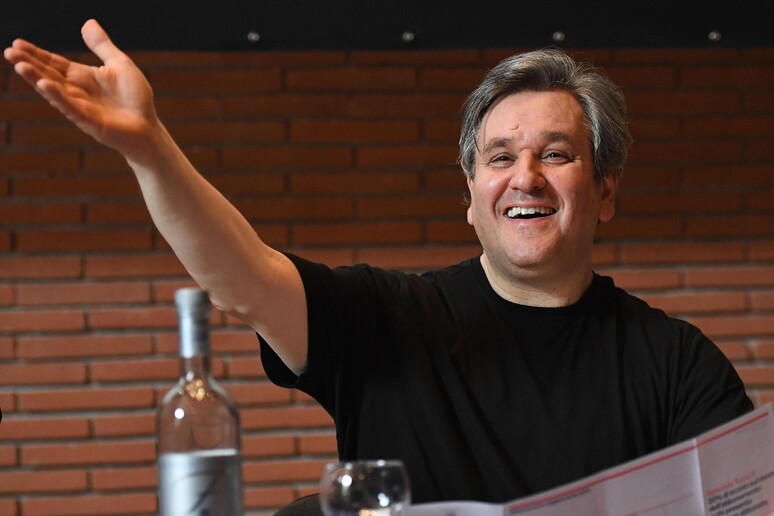 - RIPRODUZIONE RISERVATA