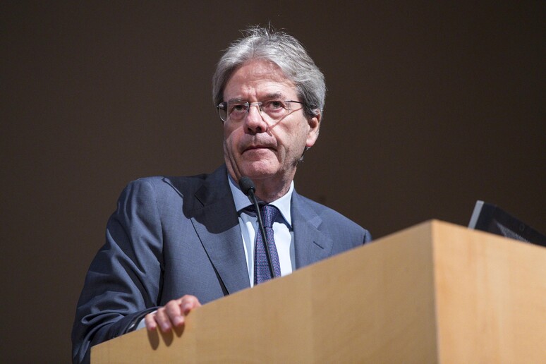 - RIPRODUZIONE RISERVATA