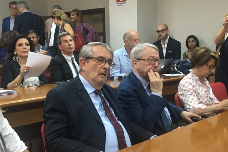 - RIPRODUZIONE RISERVATA