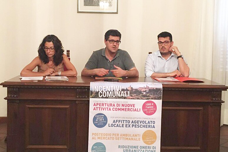 - RIPRODUZIONE RISERVATA