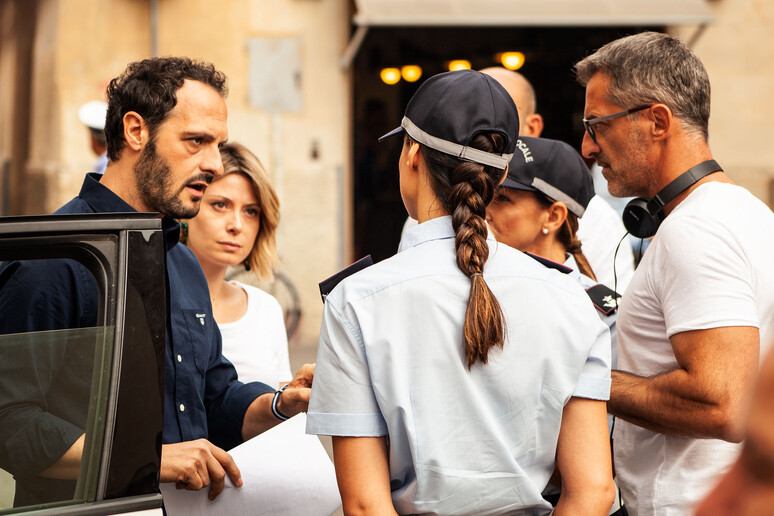 - RIPRODUZIONE RISERVATA