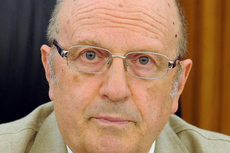 - RIPRODUZIONE RISERVATA