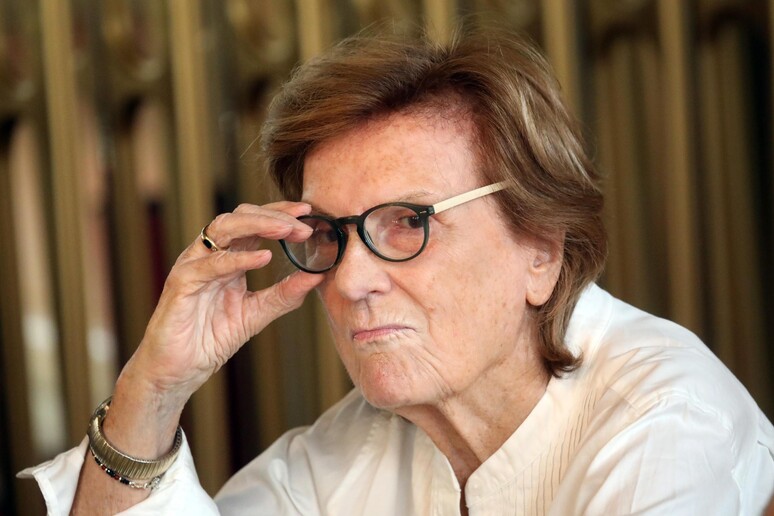 - RIPRODUZIONE RISERVATA