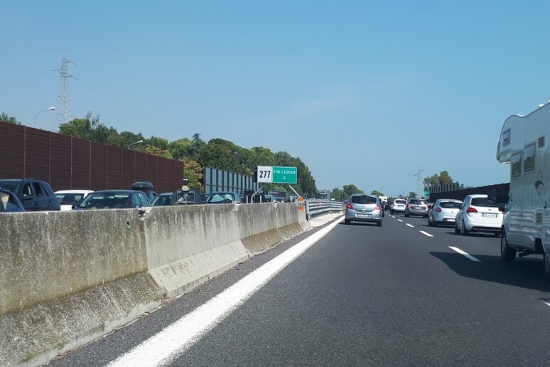 - RIPRODUZIONE RISERVATA