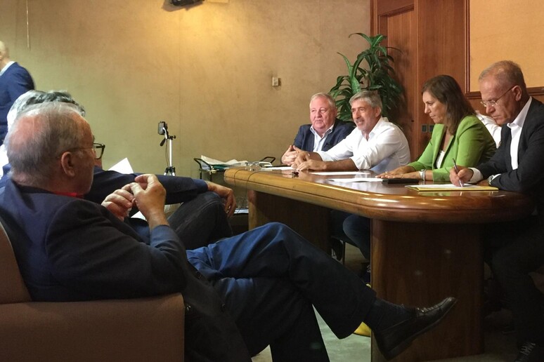 - RIPRODUZIONE RISERVATA