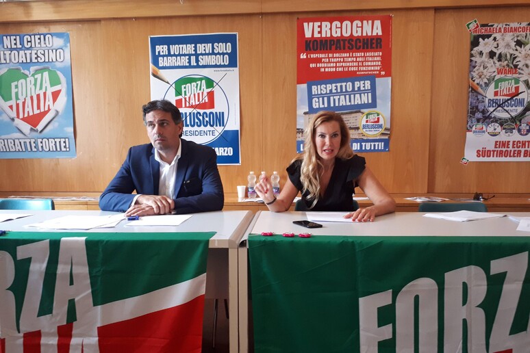 - RIPRODUZIONE RISERVATA