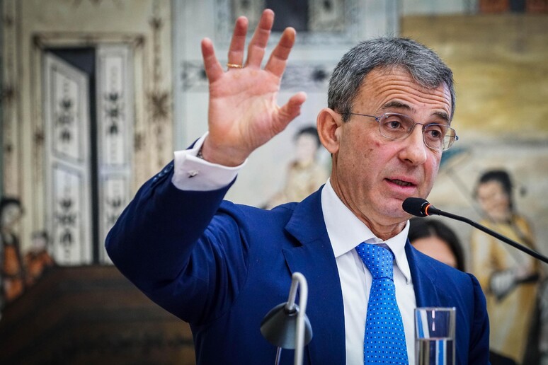 - RIPRODUZIONE RISERVATA