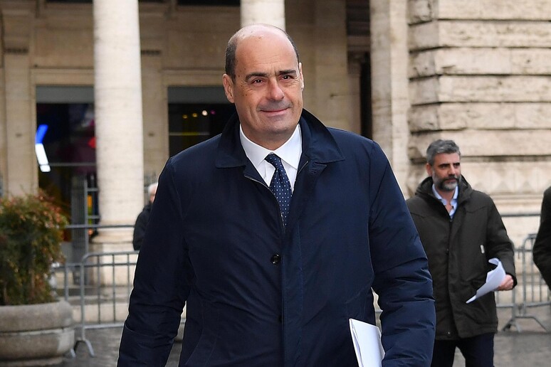 - RIPRODUZIONE RISERVATA