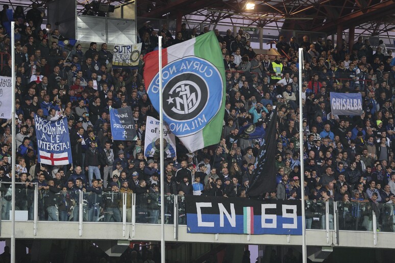 - RIPRODUZIONE RISERVATA