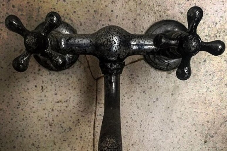 - RIPRODUZIONE RISERVATA