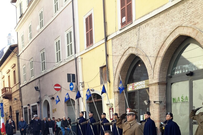 - RIPRODUZIONE RISERVATA