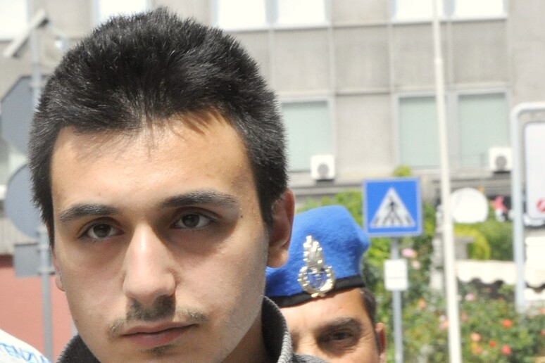 - RIPRODUZIONE RISERVATA
