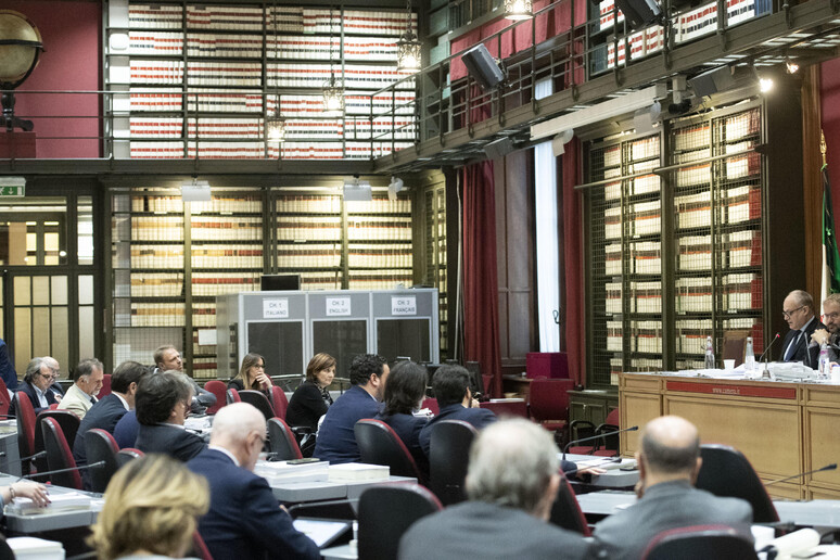 - RIPRODUZIONE RISERVATA