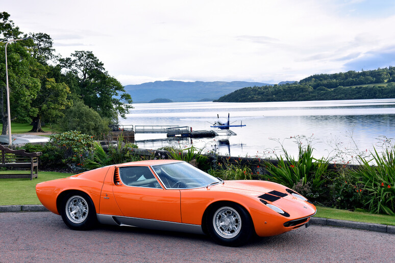 Parata di otto Lamborghini Miura per il London Concours 2019 © ANSA/London Concours