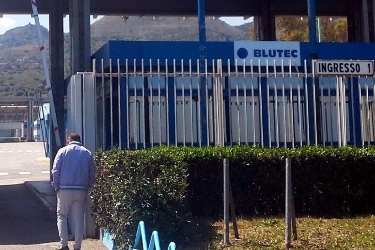- RIPRODUZIONE RISERVATA