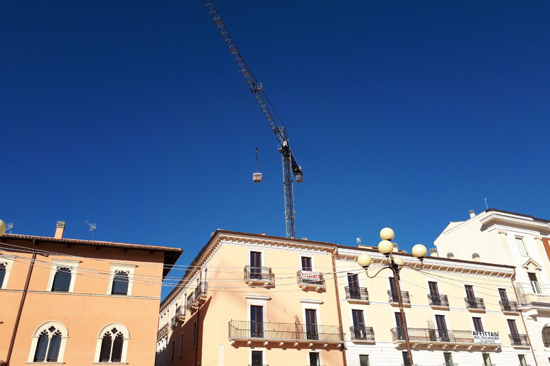 - RIPRODUZIONE RISERVATA