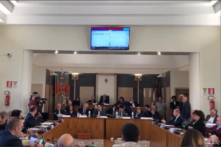 - RIPRODUZIONE RISERVATA