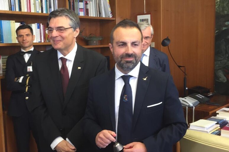 - RIPRODUZIONE RISERVATA