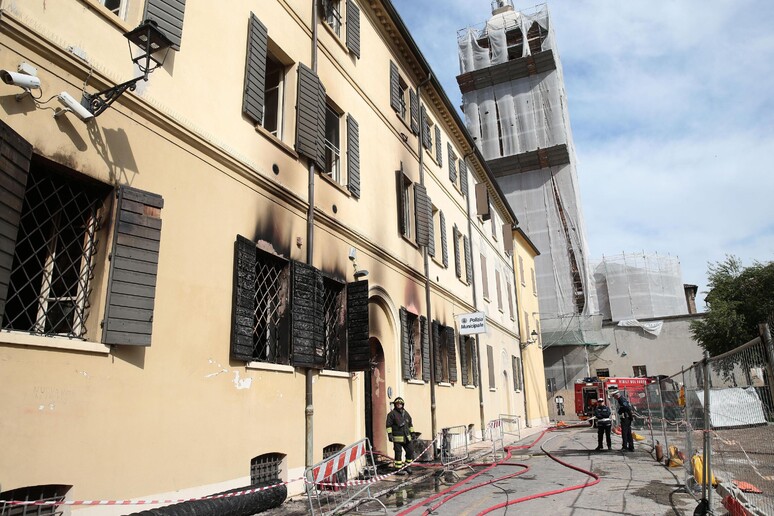 - RIPRODUZIONE RISERVATA