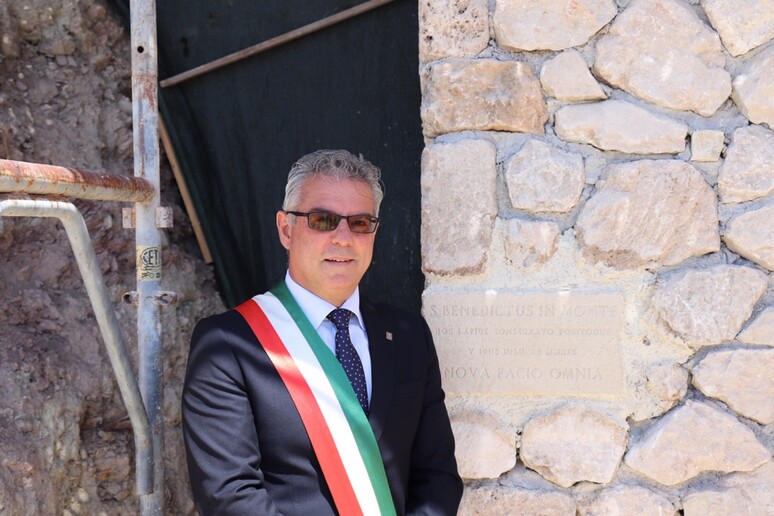 - RIPRODUZIONE RISERVATA