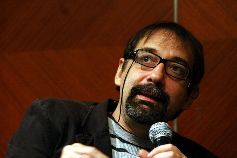 - RIPRODUZIONE RISERVATA
