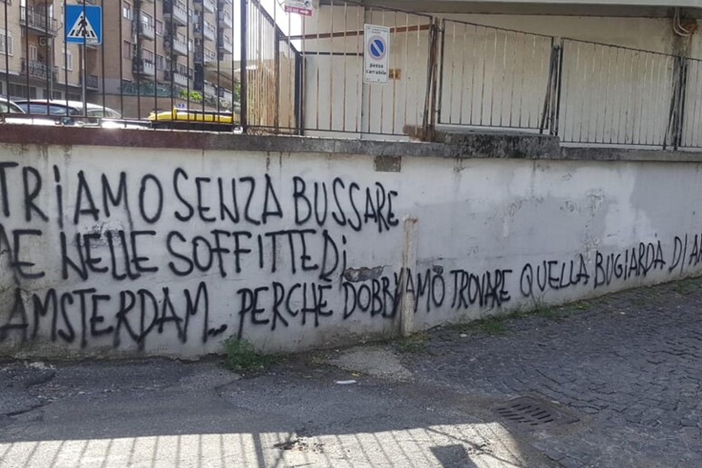 - RIPRODUZIONE RISERVATA