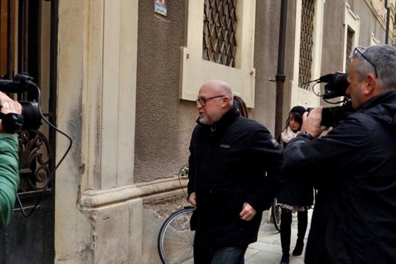 - RIPRODUZIONE RISERVATA