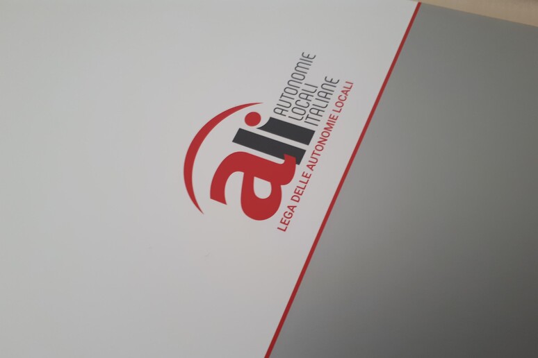 - RIPRODUZIONE RISERVATA