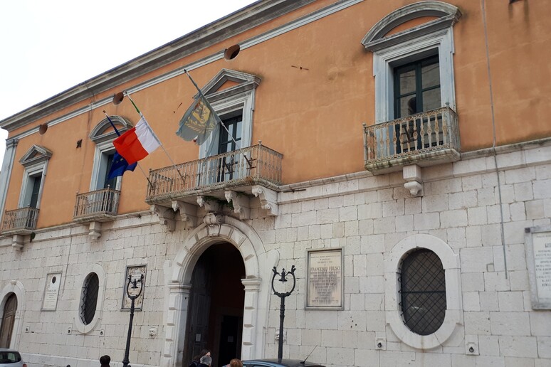 - RIPRODUZIONE RISERVATA