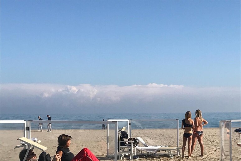 - RIPRODUZIONE RISERVATA