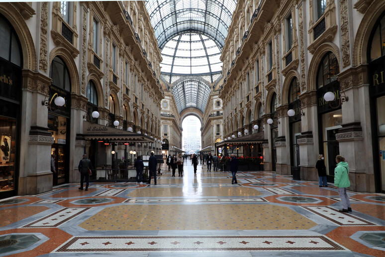 - RIPRODUZIONE RISERVATA