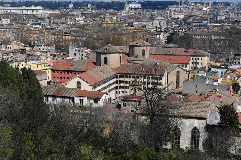 - RIPRODUZIONE RISERVATA