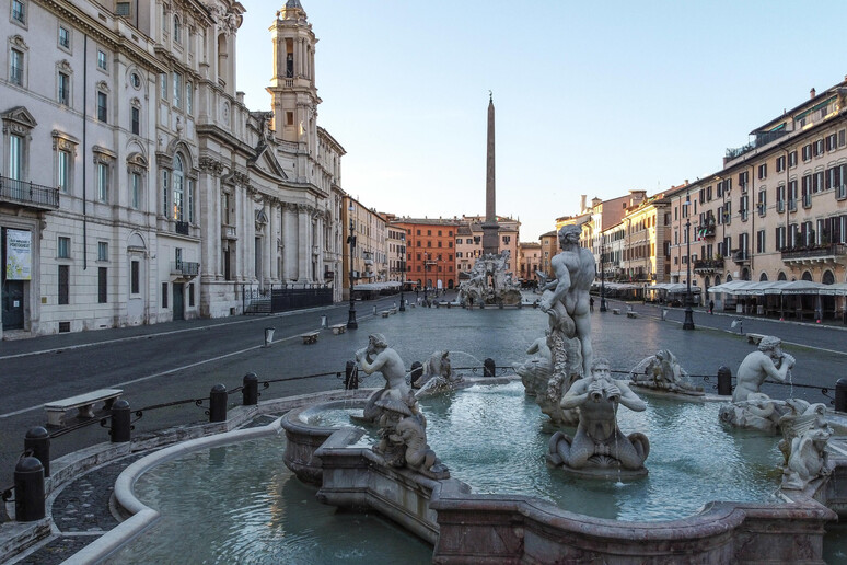 Una veduta di piazza Navona durante il lockdown - RIPRODUZIONE RISERVATA