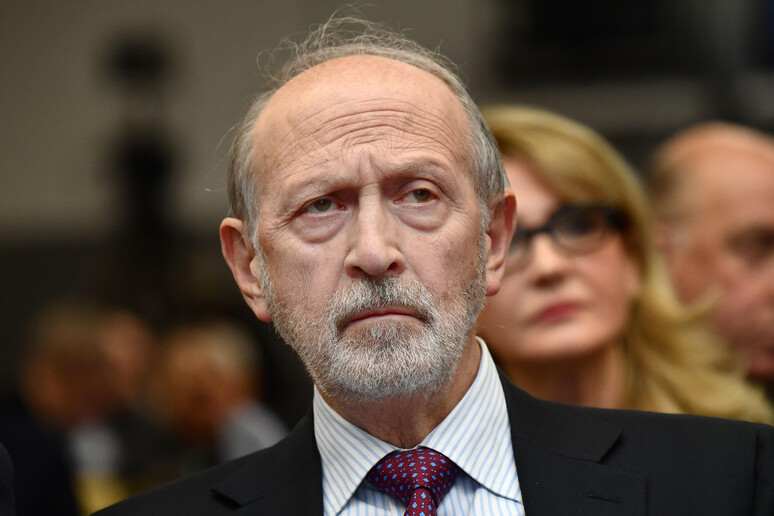 - RIPRODUZIONE RISERVATA