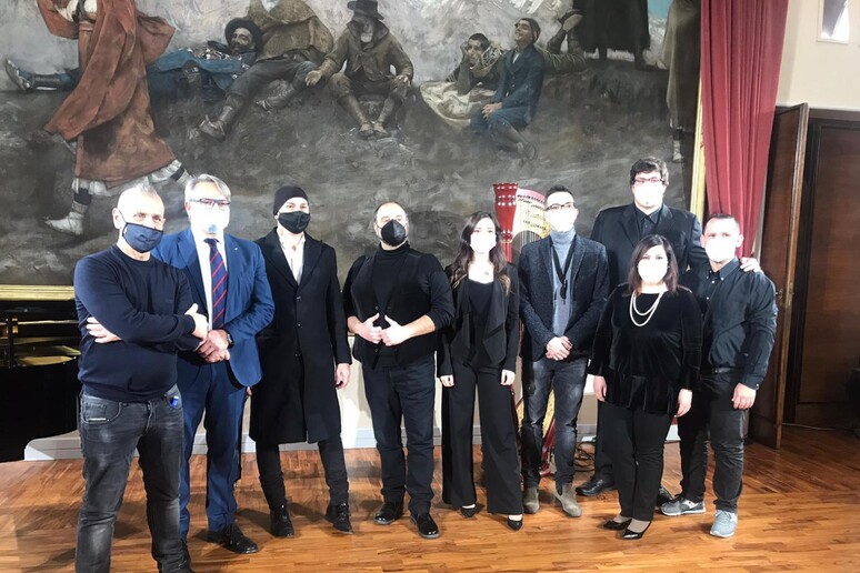 - RIPRODUZIONE RISERVATA