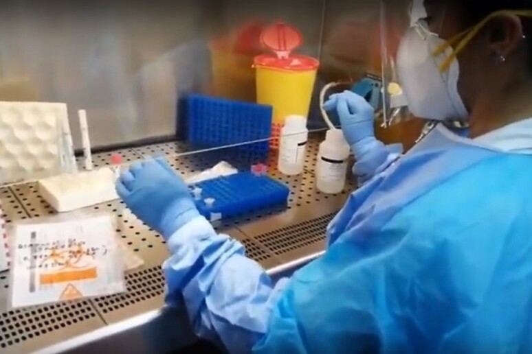 - RIPRODUZIONE RISERVATA