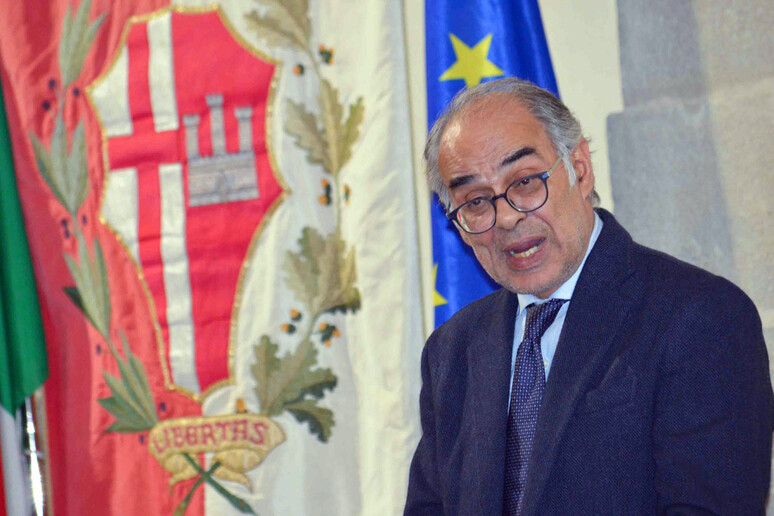 - RIPRODUZIONE RISERVATA