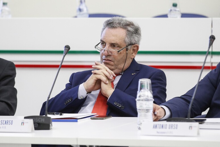 - RIPRODUZIONE RISERVATA