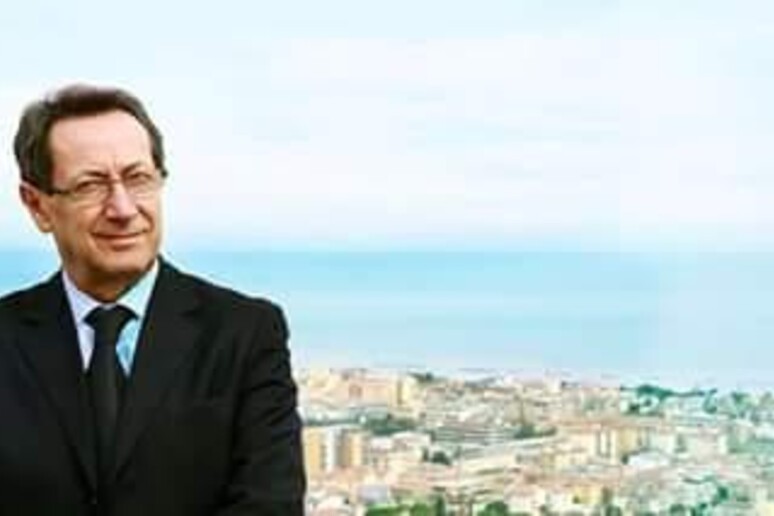- RIPRODUZIONE RISERVATA