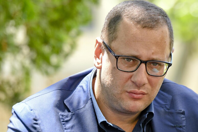 - RIPRODUZIONE RISERVATA
