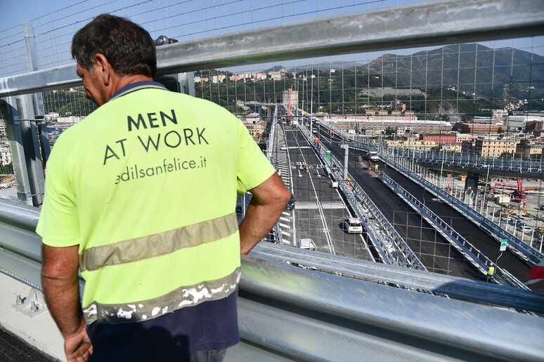 - RIPRODUZIONE RISERVATA