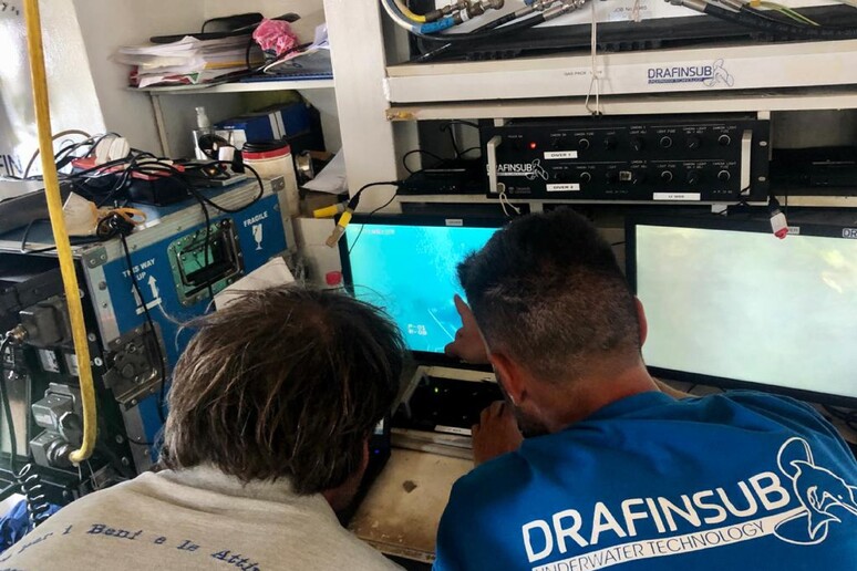 - RIPRODUZIONE RISERVATA