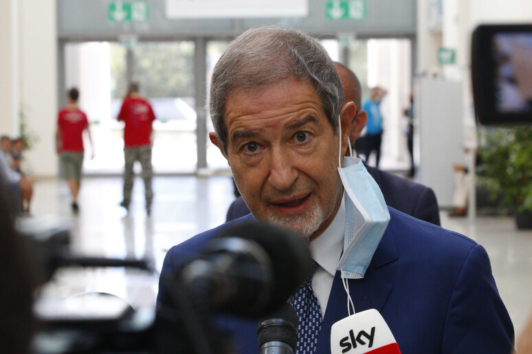 - RIPRODUZIONE RISERVATA