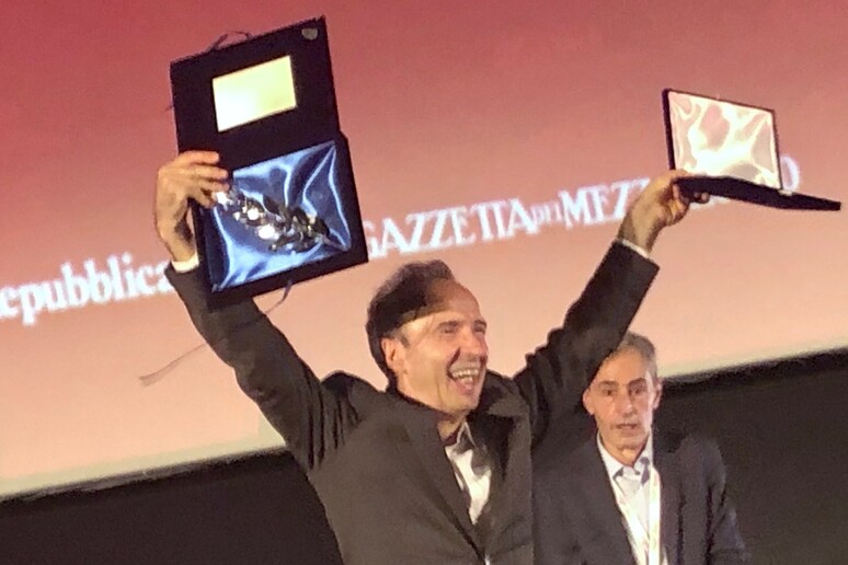 - RIPRODUZIONE RISERVATA