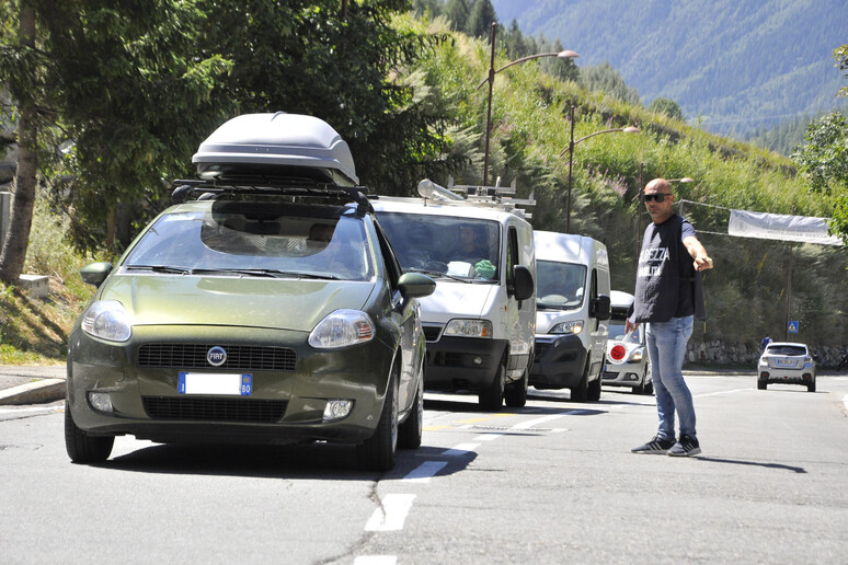 - RIPRODUZIONE RISERVATA