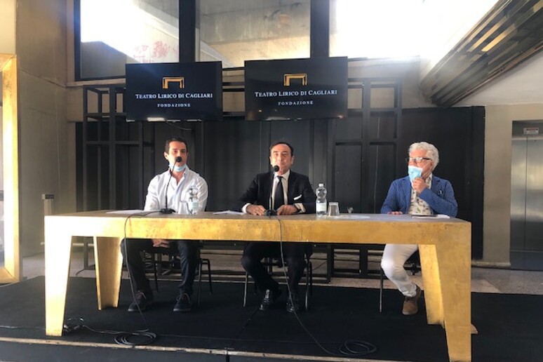 - RIPRODUZIONE RISERVATA