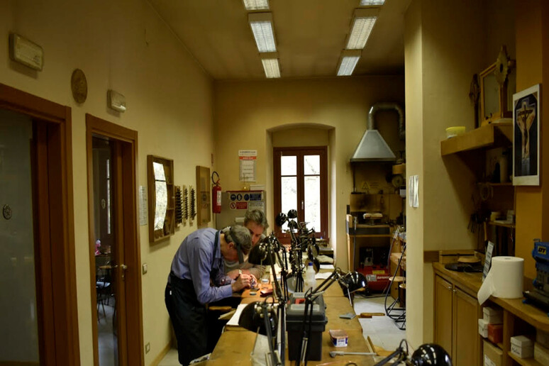- RIPRODUZIONE RISERVATA